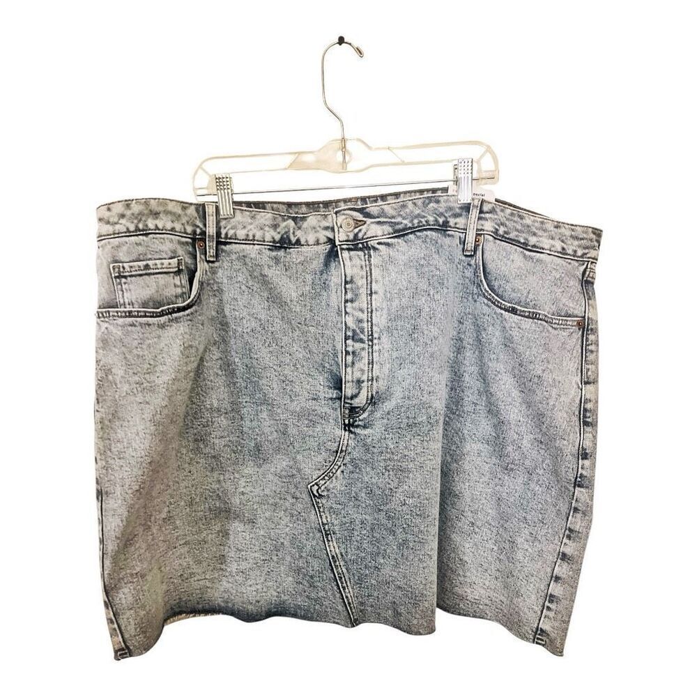 Old Navy Plus Size Denim Knee Length Skirt Size 26 NWT